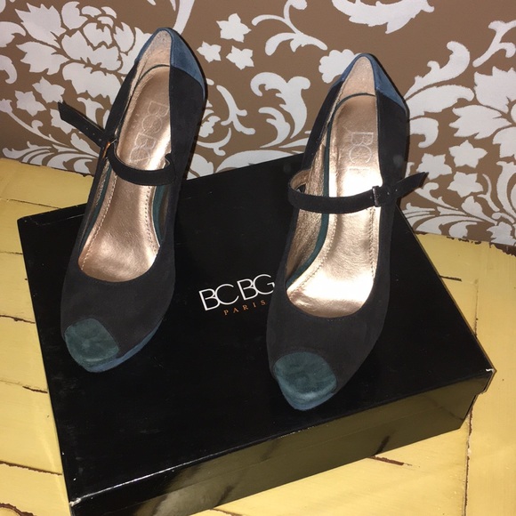 BCBG two tone suede platform heels - Picture 7 of 8